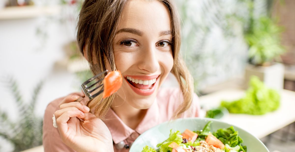 You are currently viewing Can You Eat with Invisalign? Food Rules You Need to Follow